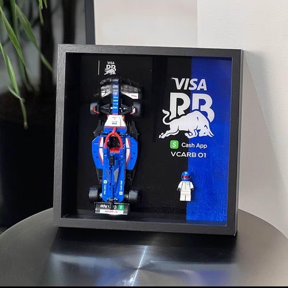 Ferrari SF-24 Model Display - Picture 4 of 13